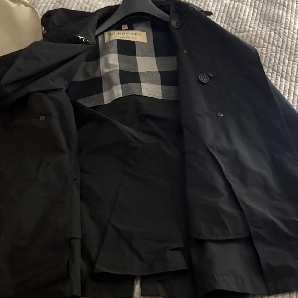 Burberry Classic Black Trench Coat - Picture 7 of 8